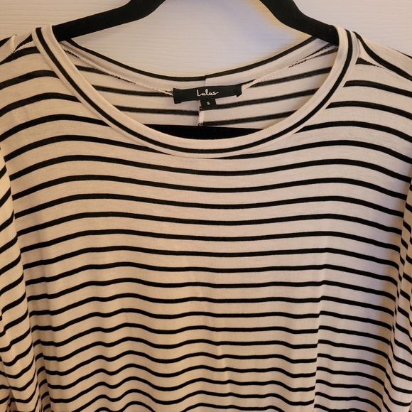 Lulus Black n White Striped muscle tee - Picture 5 of 6